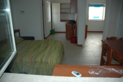 Soggiorno con divano letto matrimoniale / Dining room with sofa bed